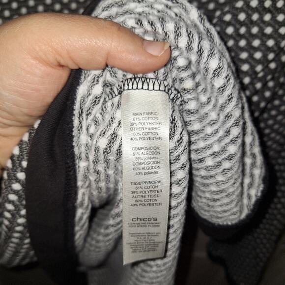 Weekends‎ By Chico’s Women's Size Medium Longsleeve Top Black & White Pullover - Picture 4 of 4